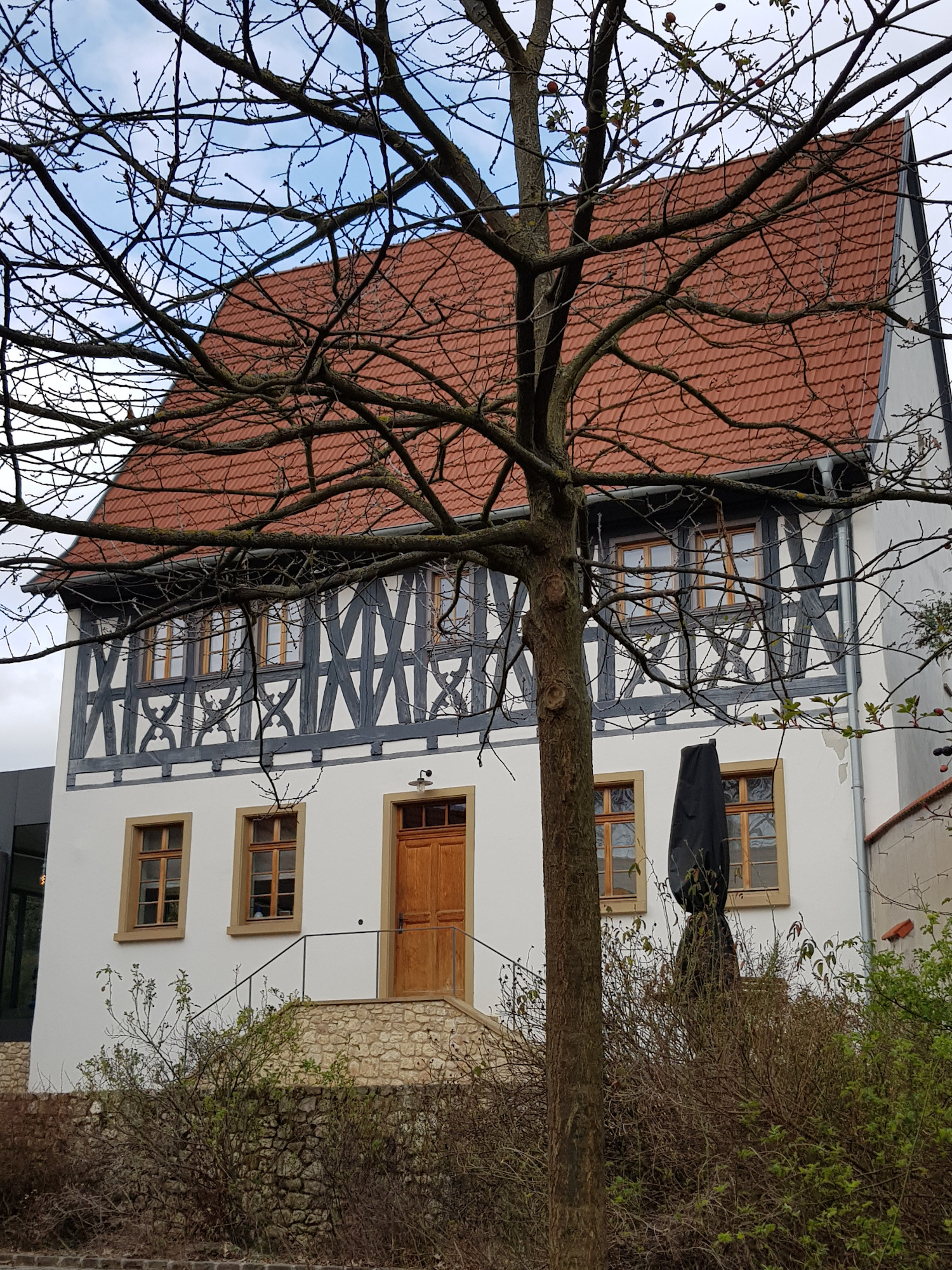 Nieder-Saulheim, altes Fachwerkhaus