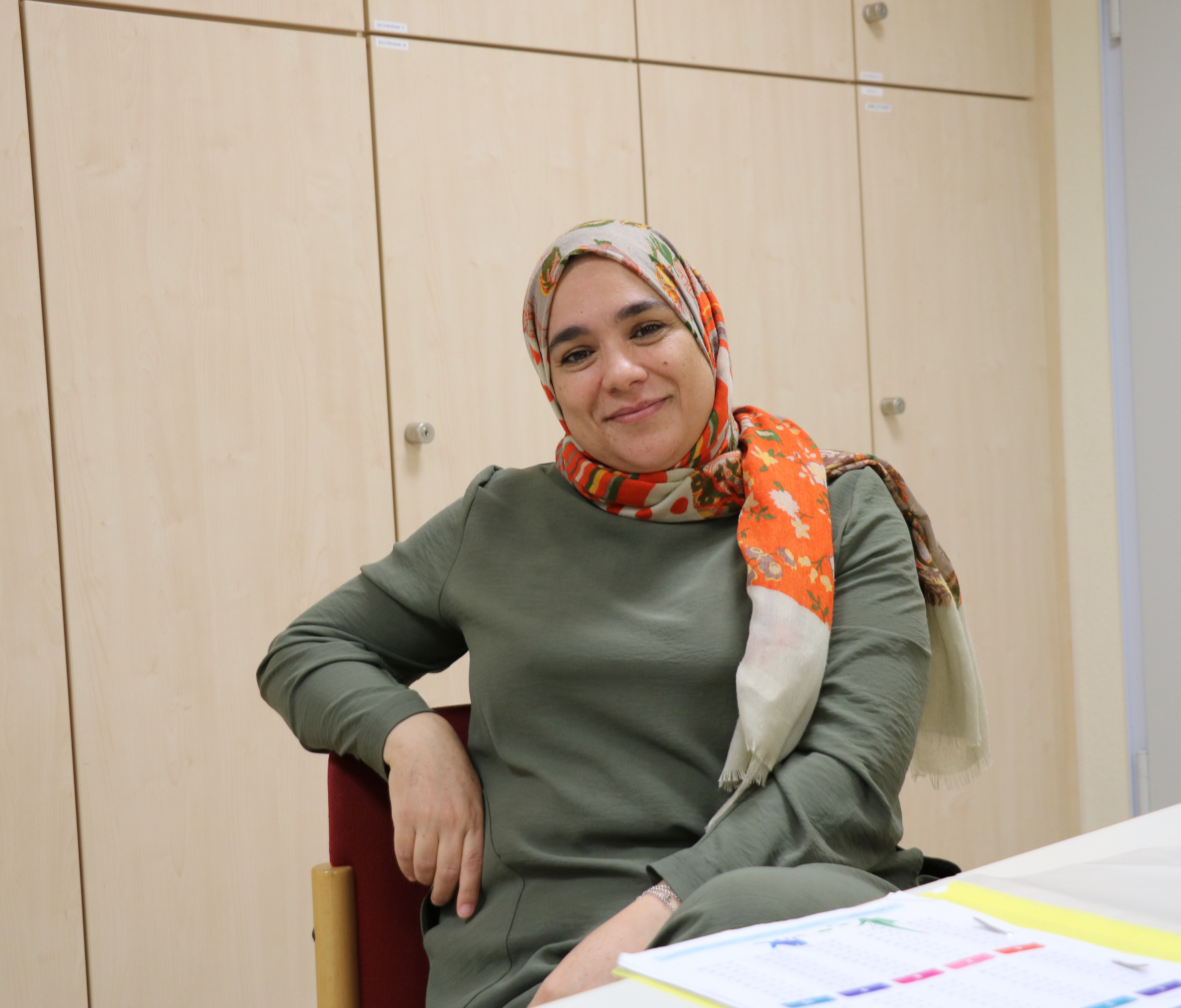 Khadija Al Ghoul ist Lehrerin für Deutsch und Mathematik und betreut die Schüler im Mathe-Treff