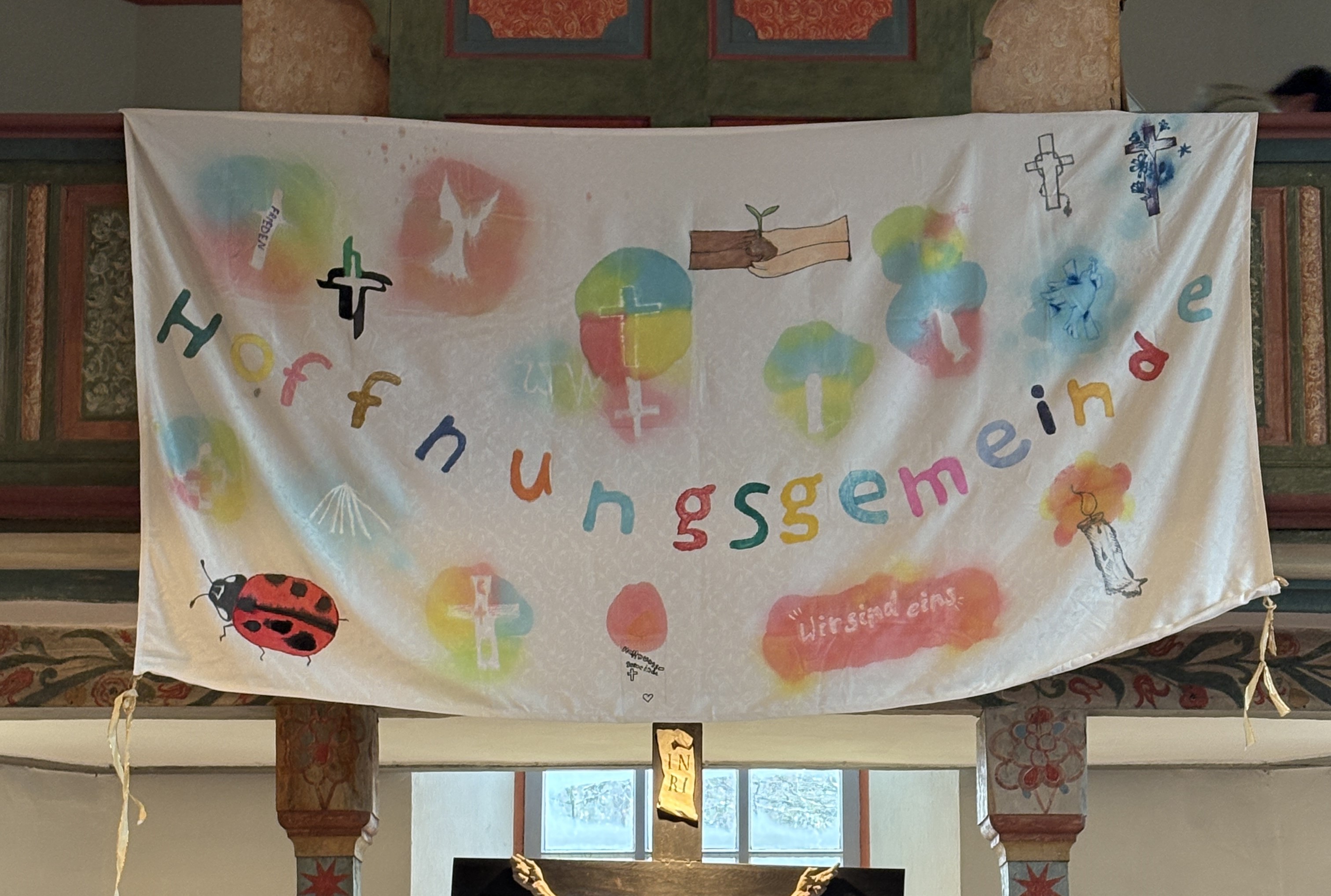 Banner der Konfis für die Hoffnungsgemeinde
