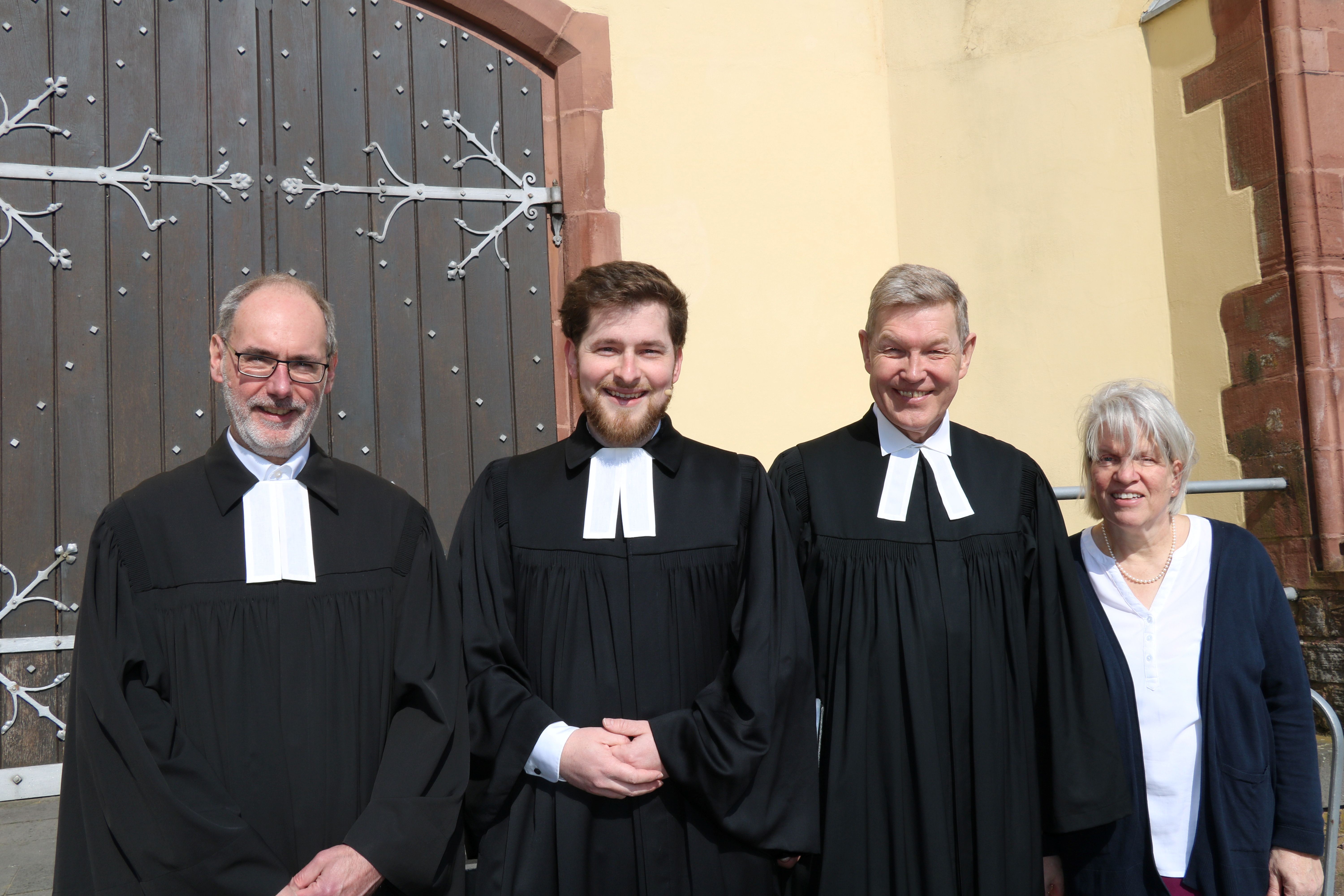 V.l.n.r.: Propst Stephan Arras, Pfarrer Jannis Kaiser, Dekan Dr. Martin Fedler-Raupp, Karin Walch, Vorsitzende des Kirchenvorstands 