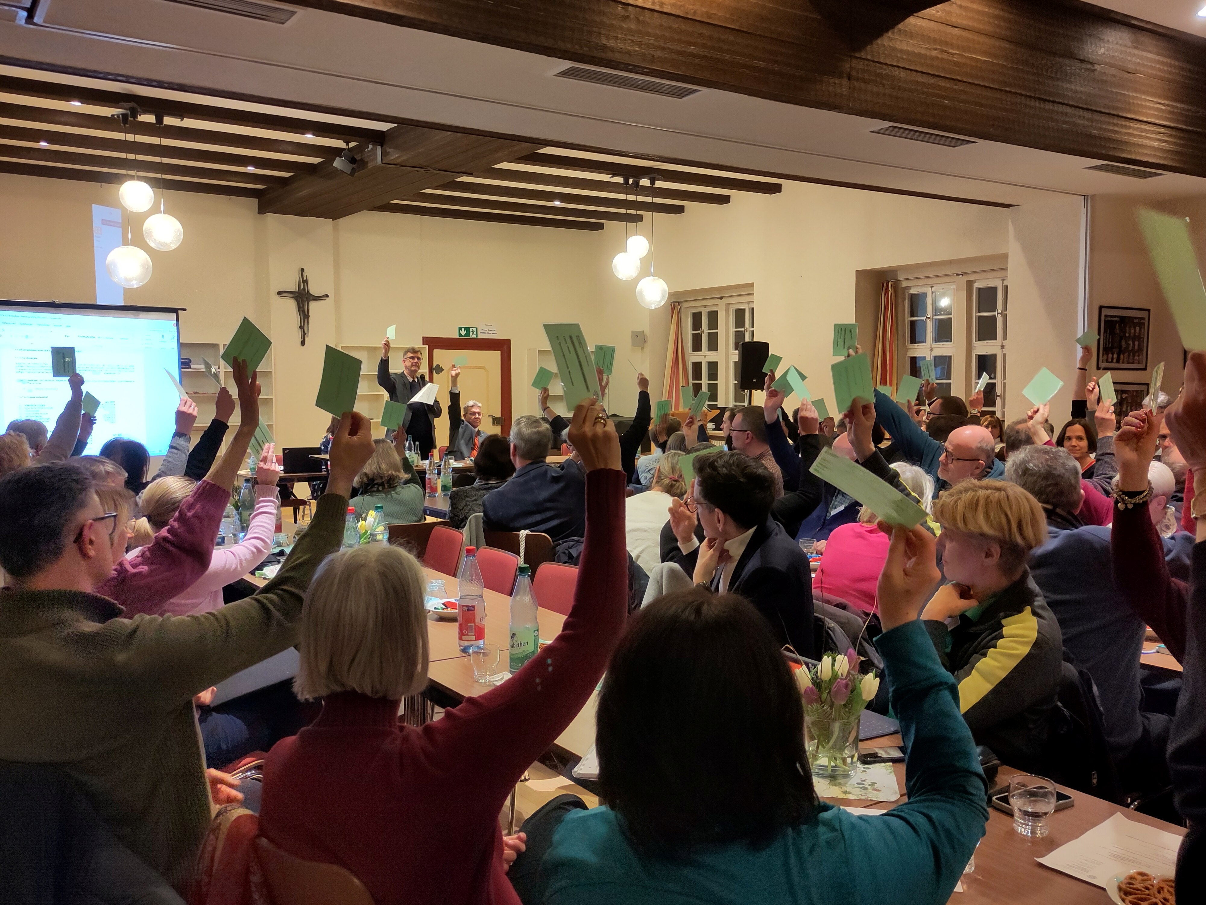 Die Vertreter bei der Frühjahrssynode 2026 in Neuenhain