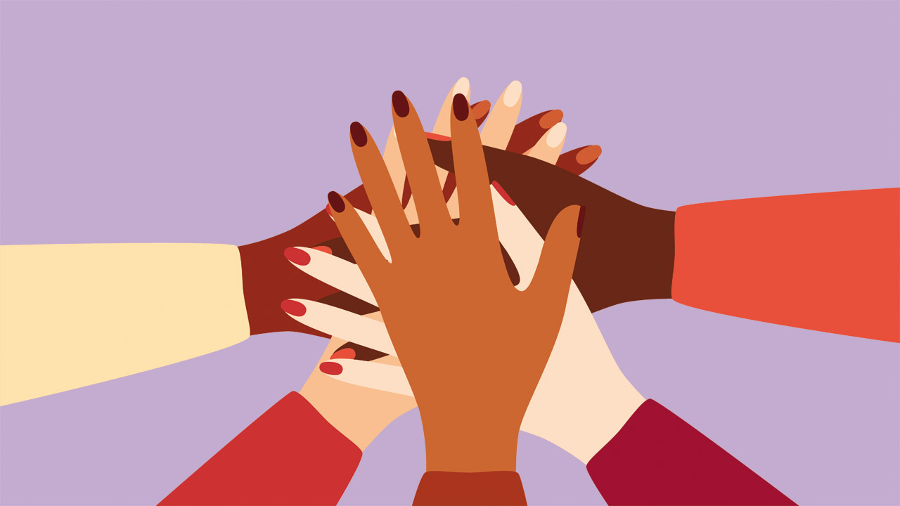 Meilensteine Grafik mit weiblichen Händen, die übereinander liegen