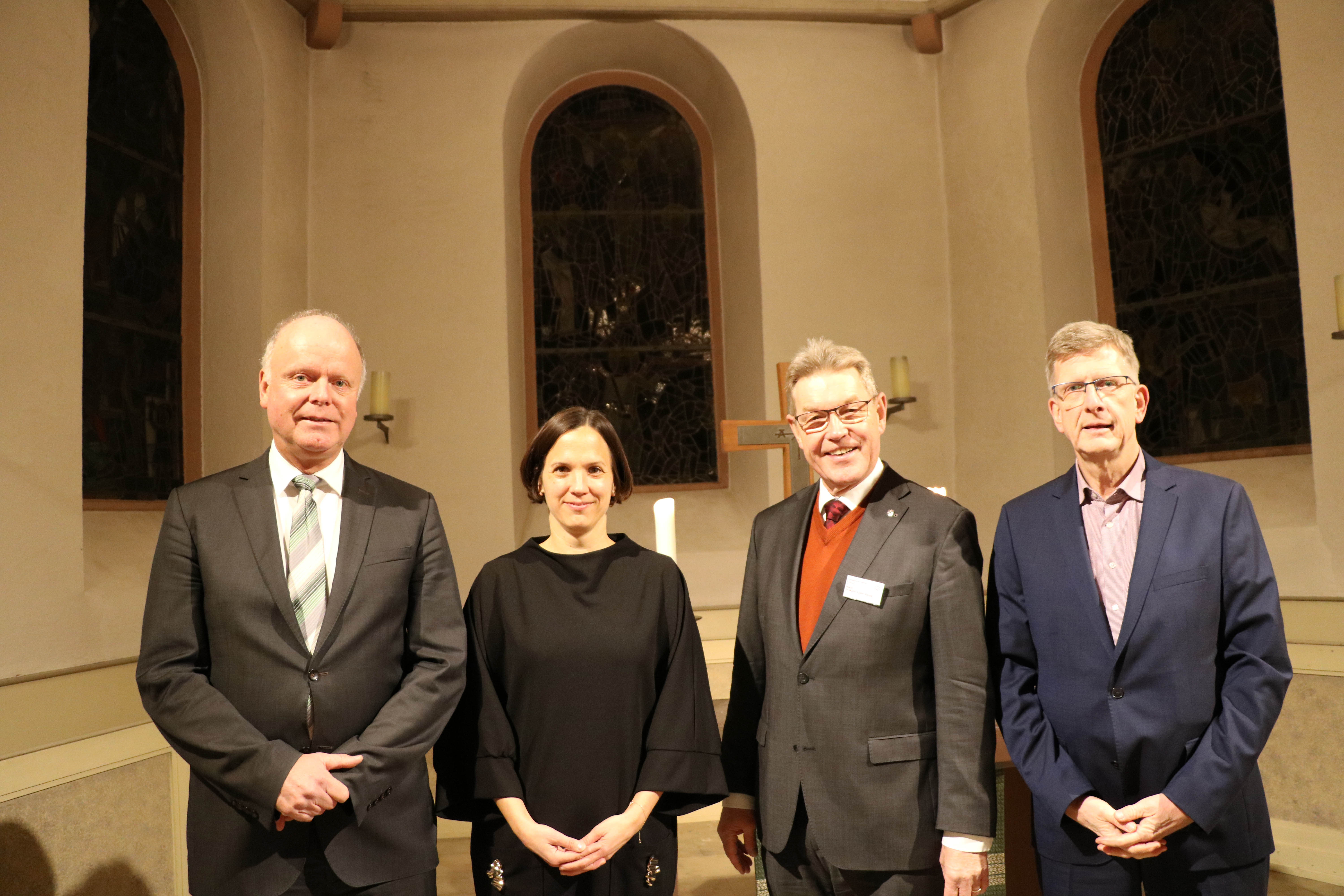V.l.n.r.: Propst Oliver Albrecht, Dr. Kornelia Weber, Dekan Dr. Martin Fedler-Raupp, Präses Dr. Volkmar Oberklus.