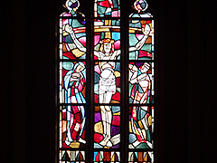 Kirchenfenster mit Kreuzigungsszene, ev. Kirche Groß-Umstadt