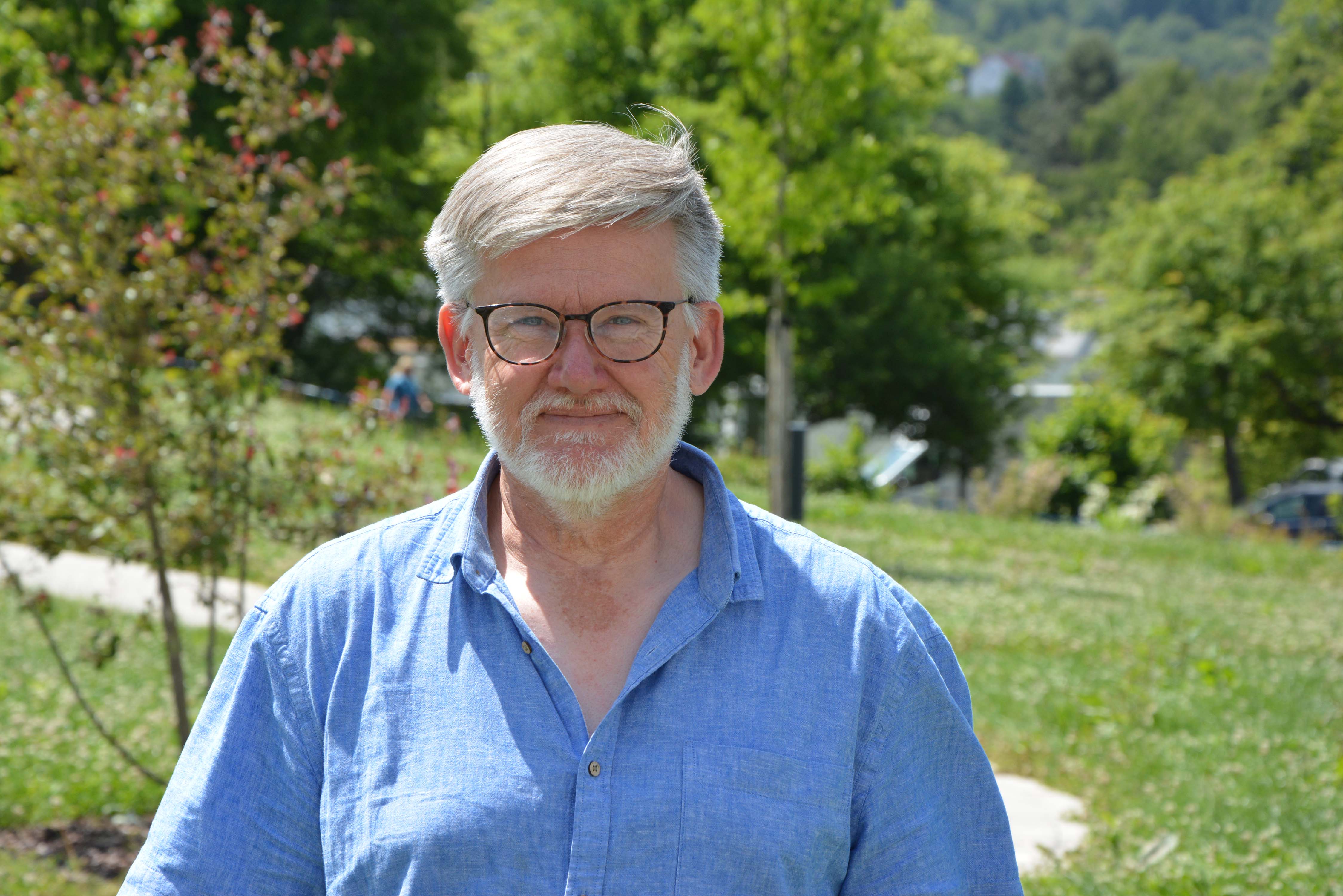 Ralf Weinert auf dem Gelände des Vincenzstiftes