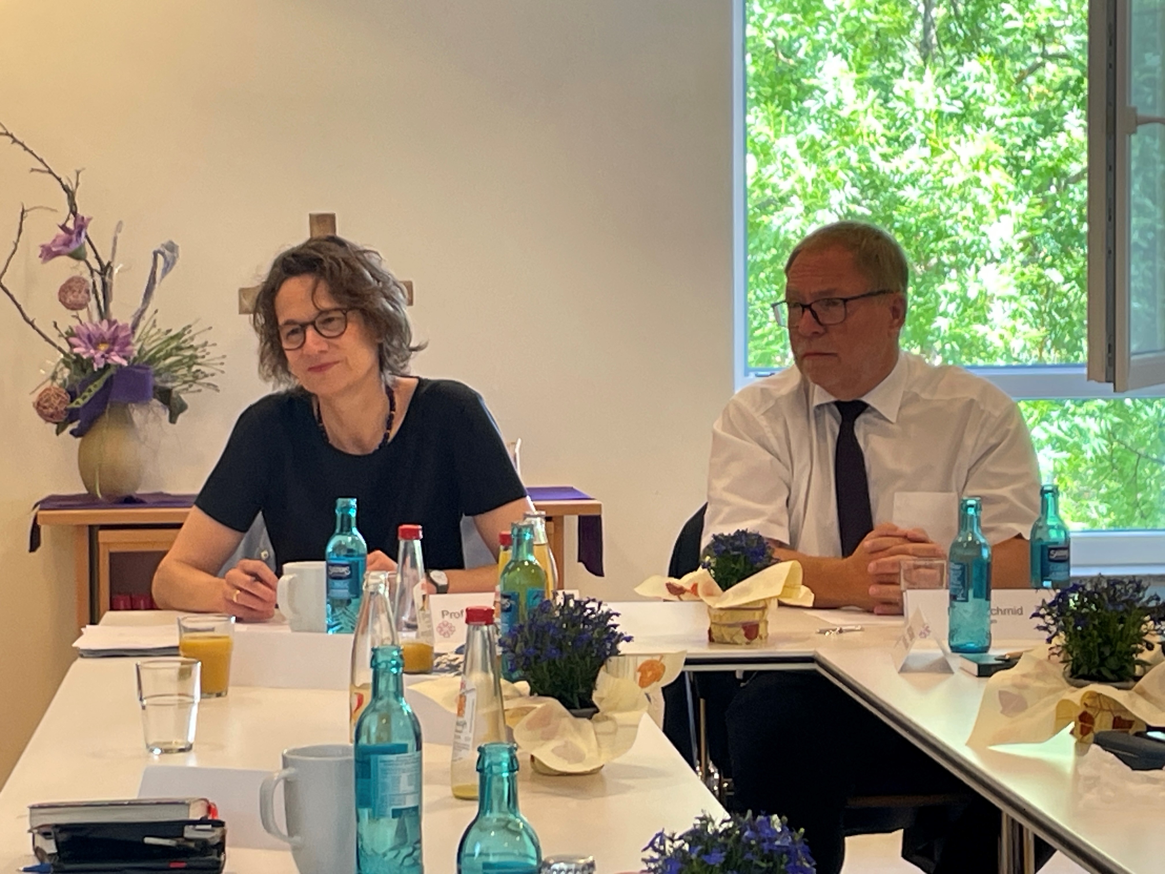 Kirchenpräsidentin Christiane Tietz beim Besuch im Dekanat
