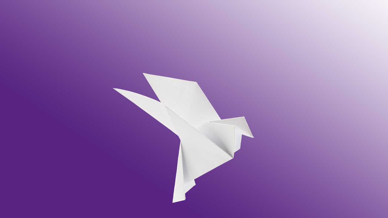 aus Papier gefaltete Friedenstaube