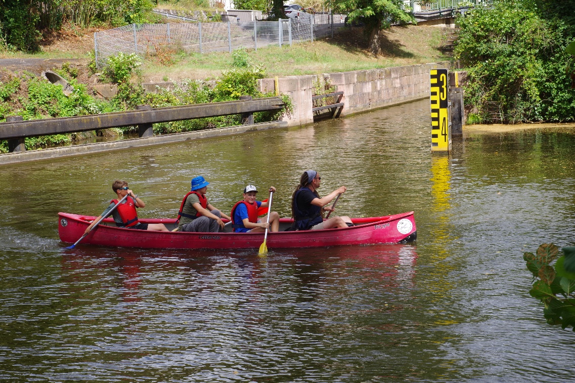 Wir paddeln auf der Lahn