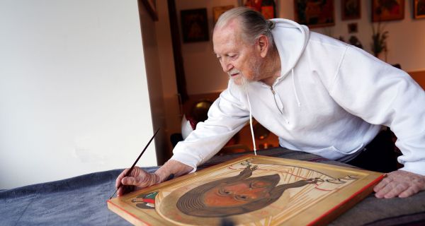 Der Ikonenschreiber Bruder Elia aus dem Kloster Gnadenthal