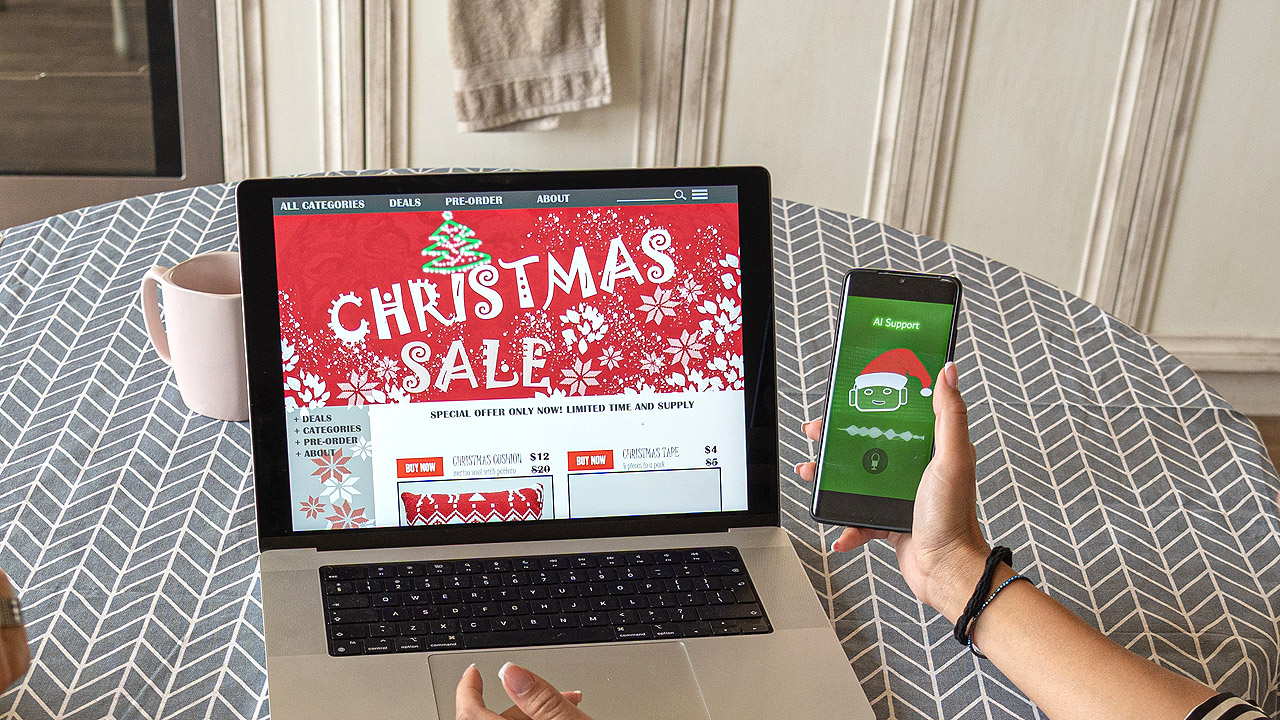 Verlockende Weihnachtsshopping-Angebote auf einem Laptop-Monitor