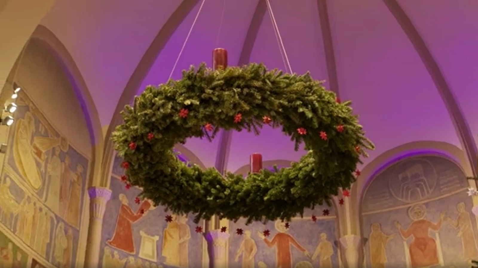 Vorweihnachtlicher Gottesdienst Pauluskirche Adventskranz in der Pauluskirche Darmstadt