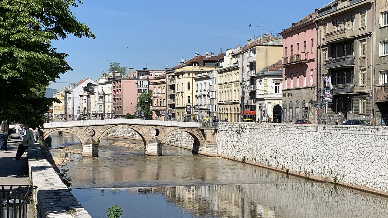 Sarajevo Sarajevo am Fluss