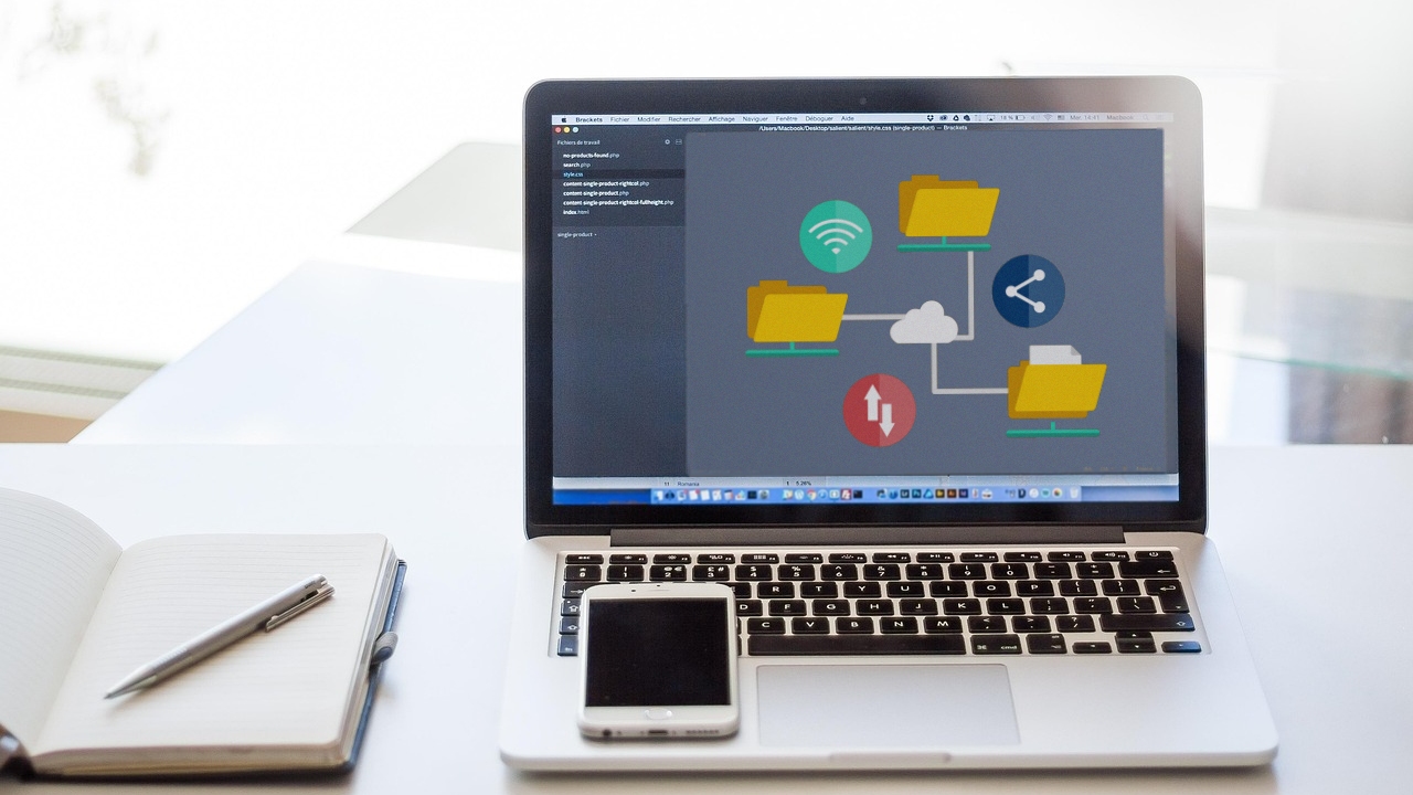 Arbeitsplatz mit Laptop