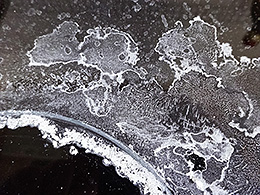 Salzränder auf Induktions-Herdplatte