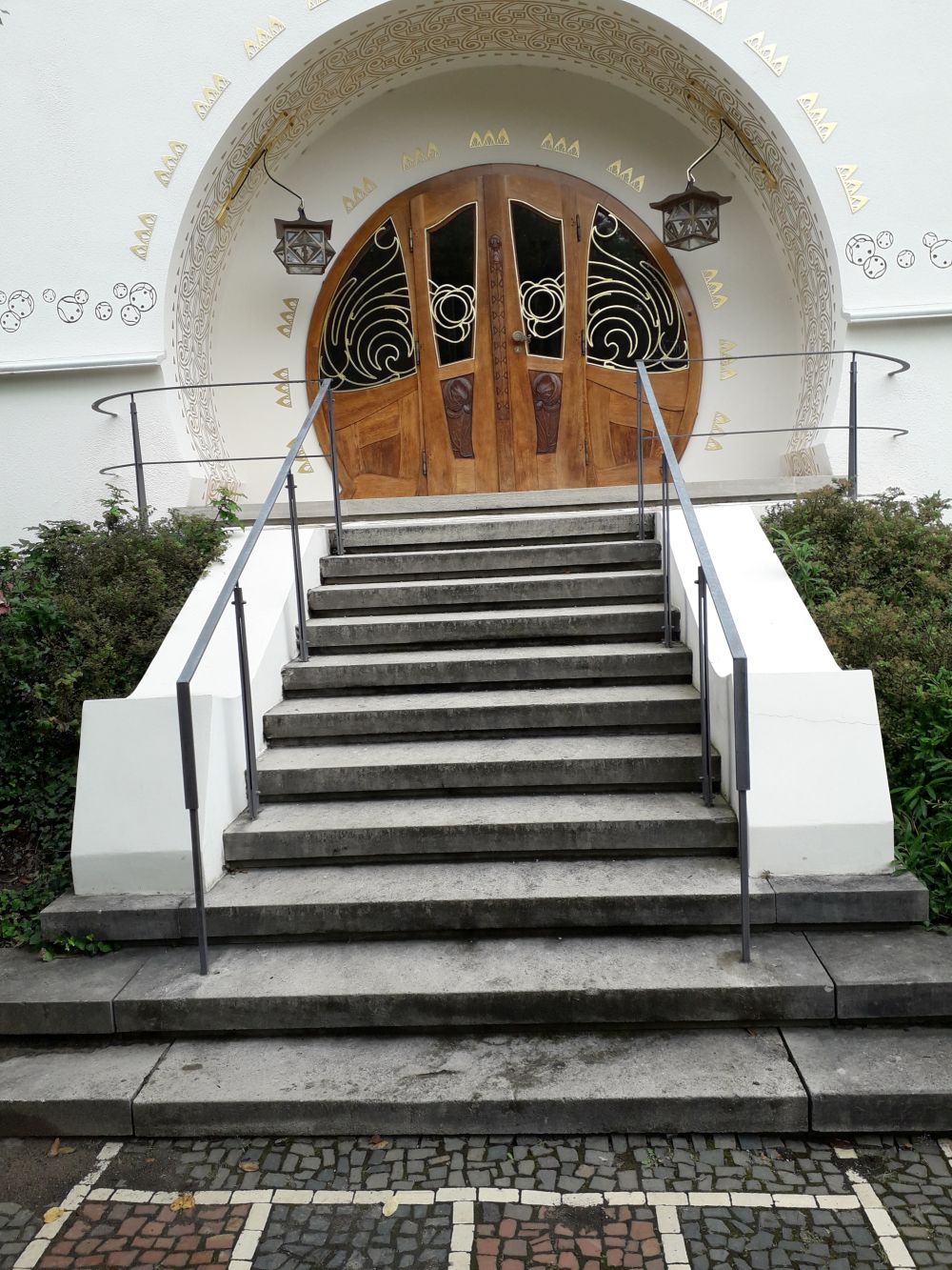 Eingang zum Großen Haus Glückert